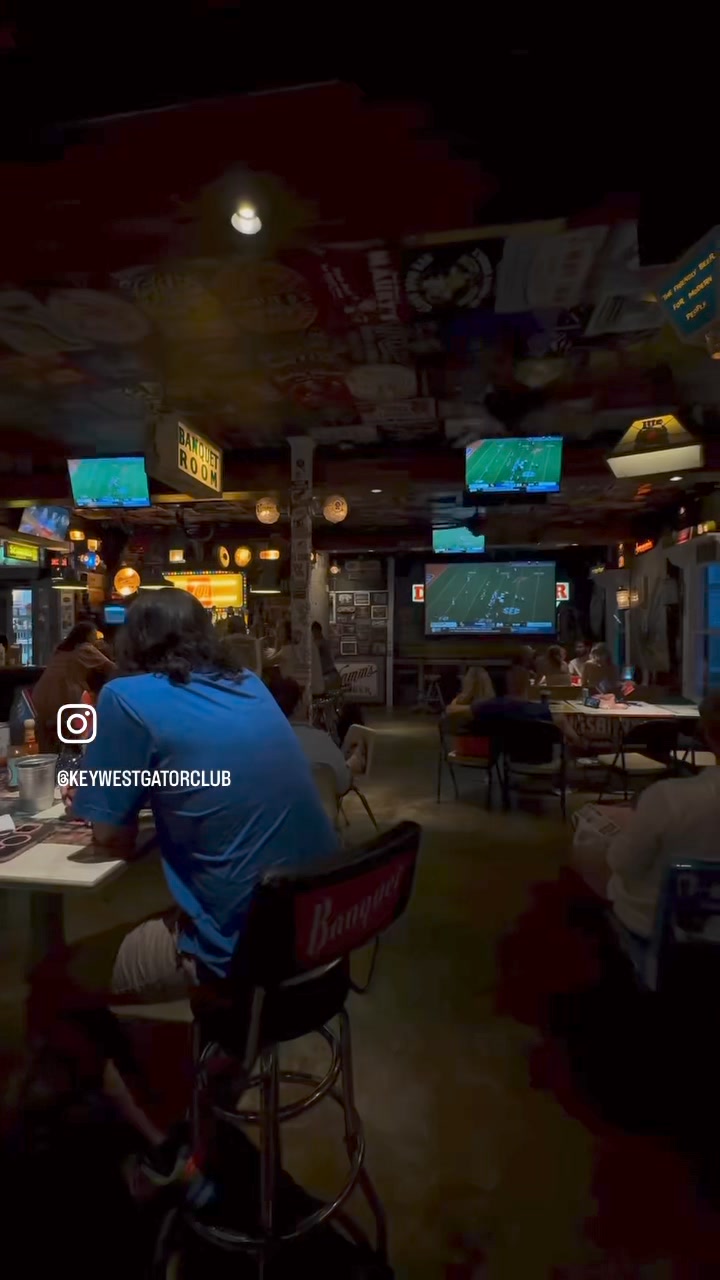 ‘Twas a good night for the Gators, and for us at Dive Bar Shirt Club! A little recap from last week’s game. | Key West Gator Club