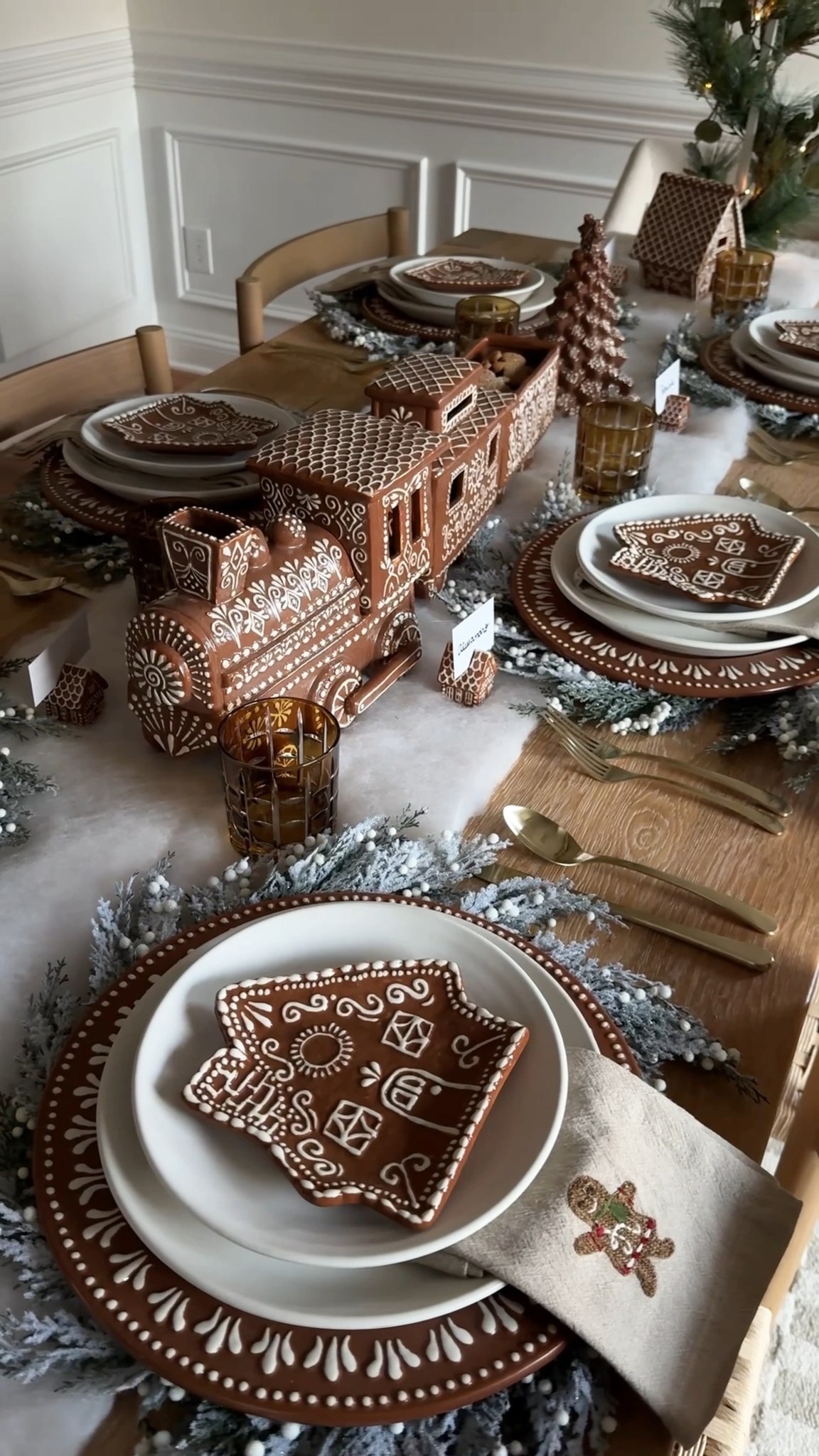 Spice up your table in the sweetest way possible with our Gingerbread ...