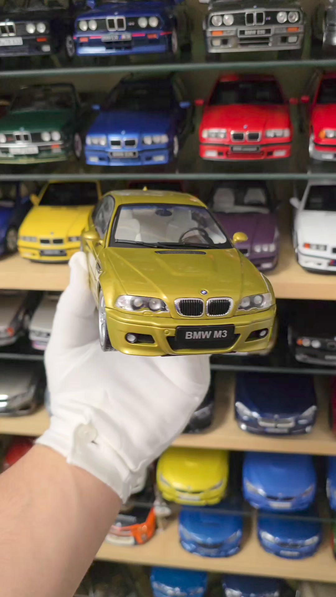 New BMW M3 E46 CSL 2003 model car in 1:18 scale