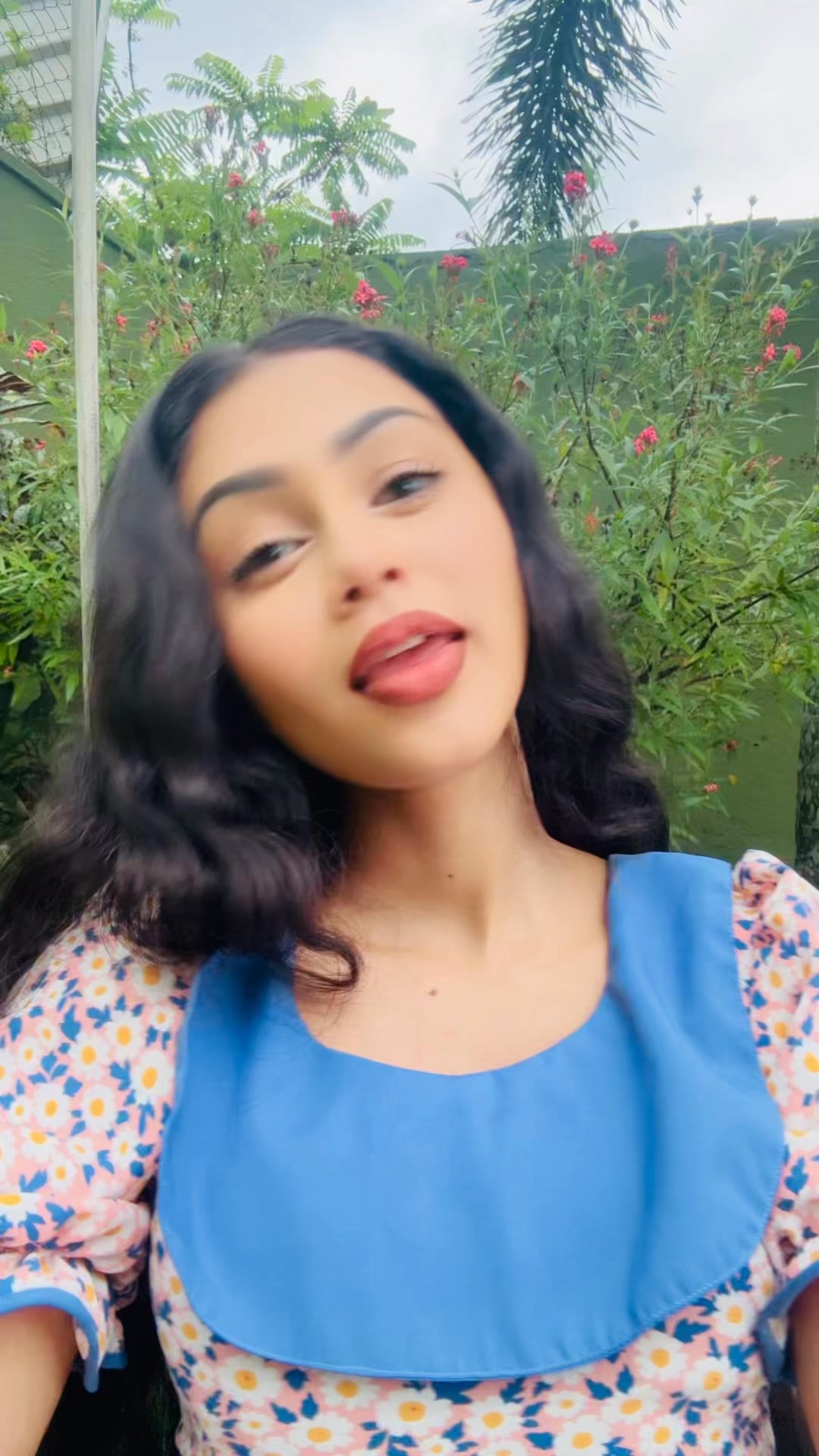 එක දිගට shoot කරලා කම්මැලි හිතුනම මං😅😅 | Savindi senaliya- | Facebook