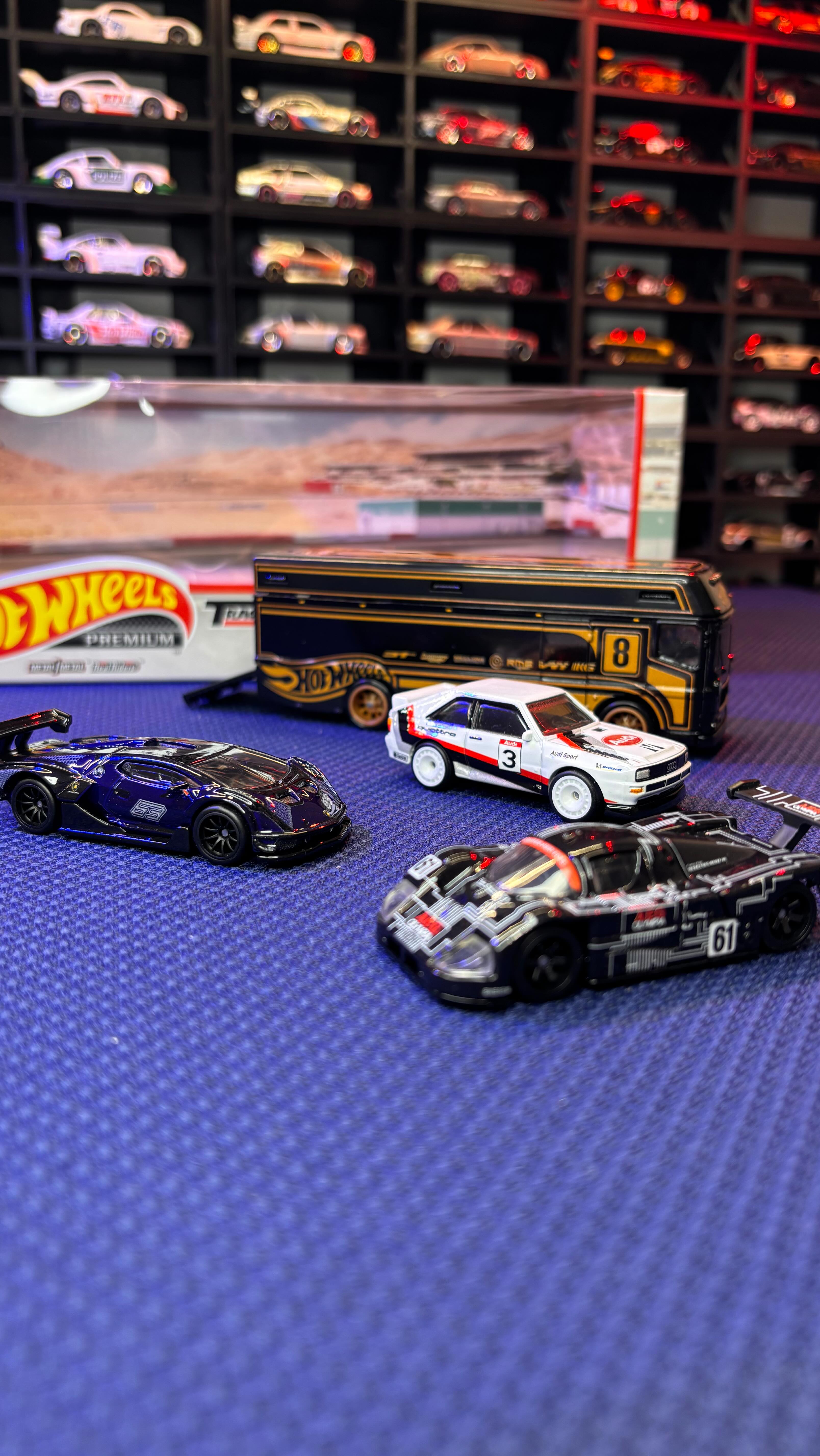 Hot Wheels Premium Collector Diorama 90s Supercars Set with