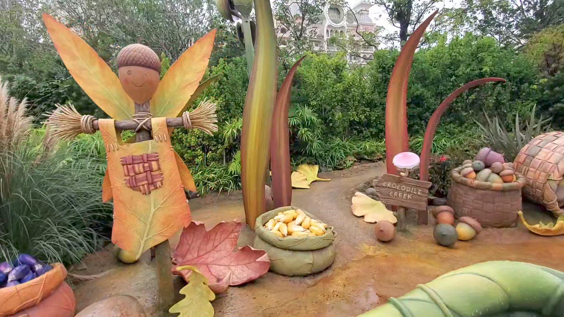Tokyo DisneySea's new Fairy Tinker Bell's Busy Buggies is giving