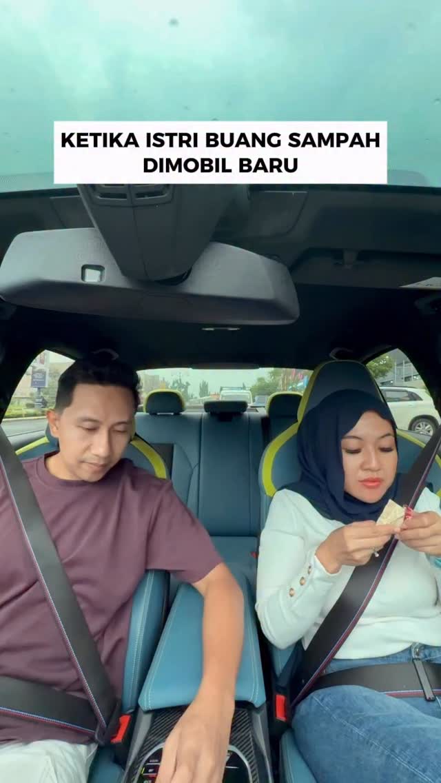 Sebut aku lelaki tampan dan pemberani 😌👋🏻 Ketika istri buang sampah di ...