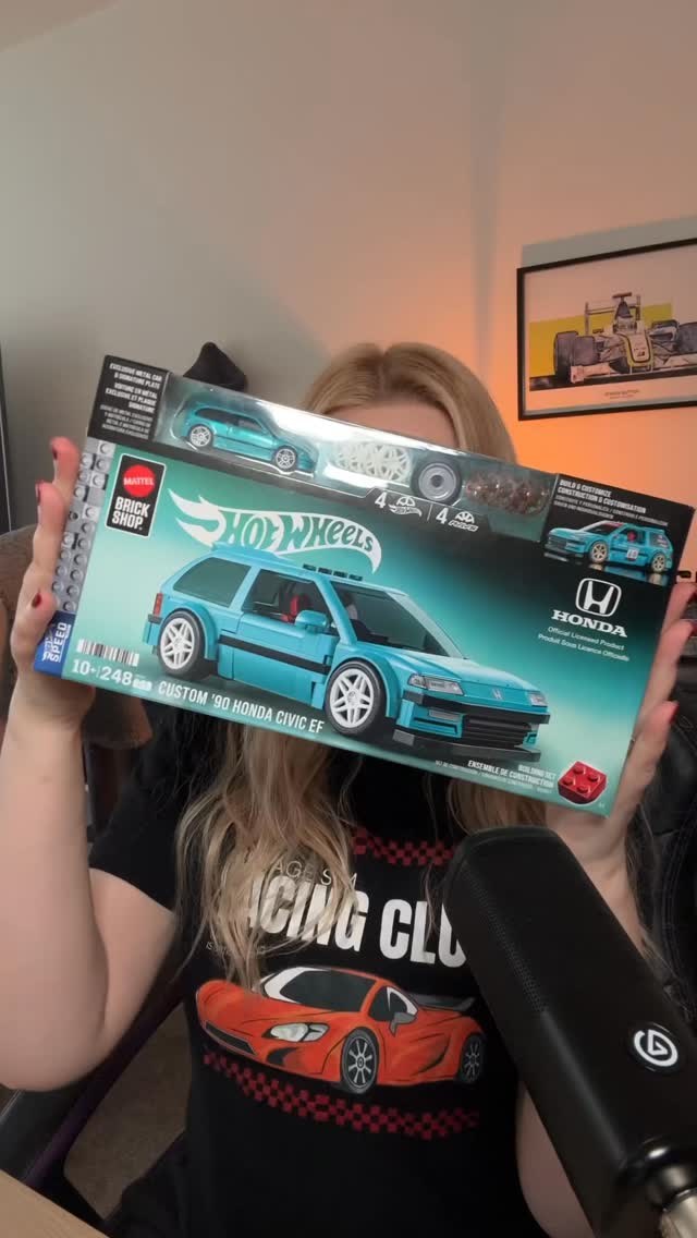 Get hands-on with the Hot Wheels Mattel Brick Shop and build a