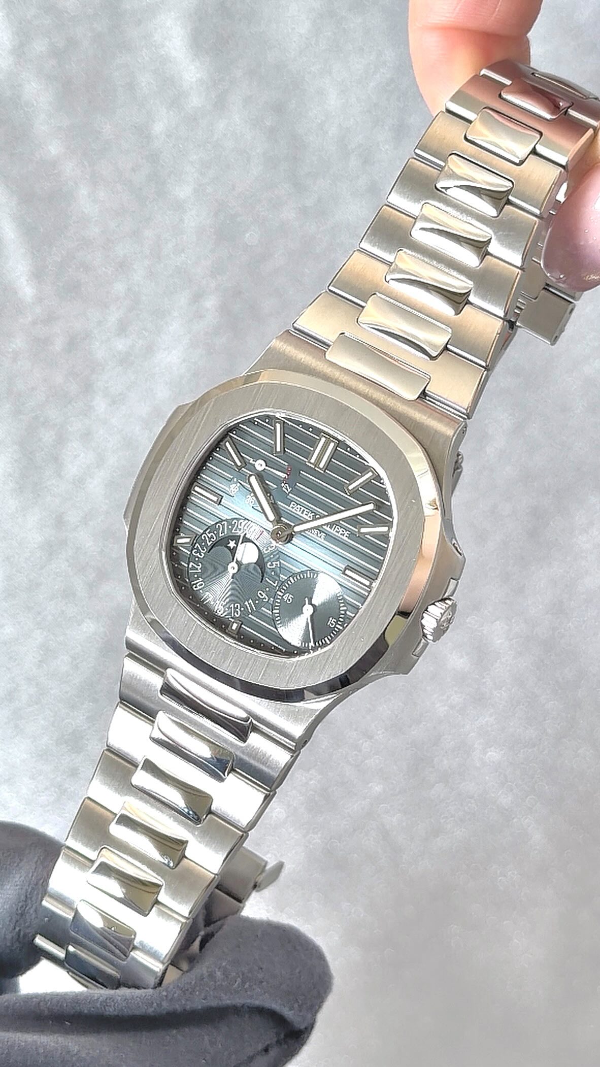 PATEK PHILIPPE パテック フィリップ 【USED】 ノーチラス プチコンプ