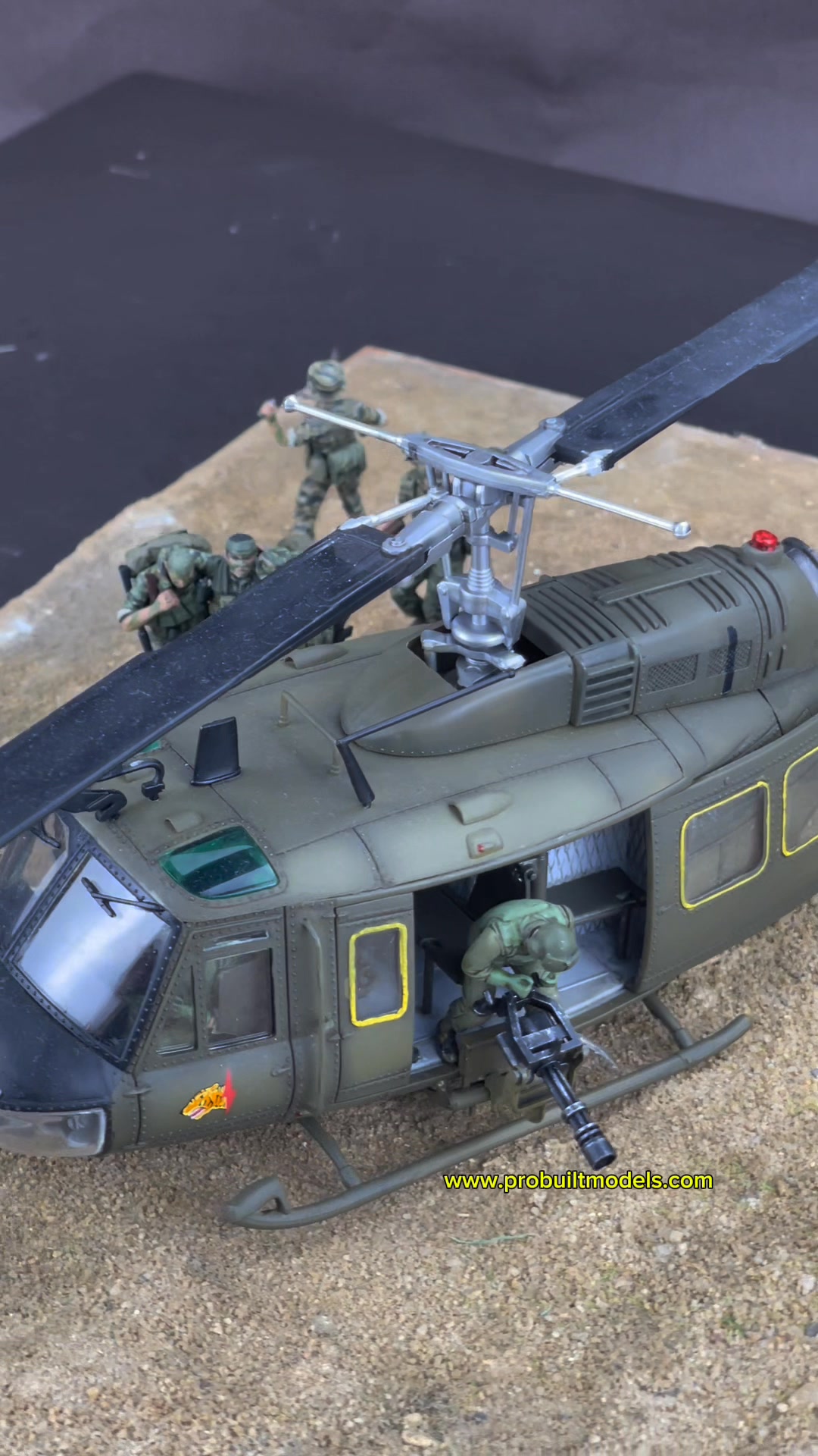 1/35 UH-1D Huey – Vietnam War 🇺🇸 An icon of the Vietnam War
