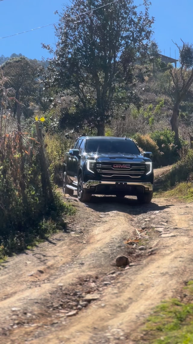 🏴🔥 - #gmc #sierrasmty #trokas #sierra #cortita #4x4 #denali | Sierras ...