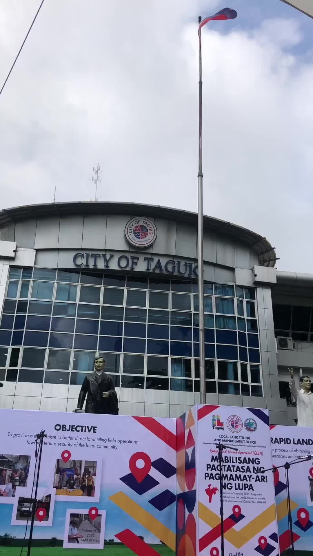 Pinangunahan ng Local Land Titling Management Office (LLTMO) ang Flag ...