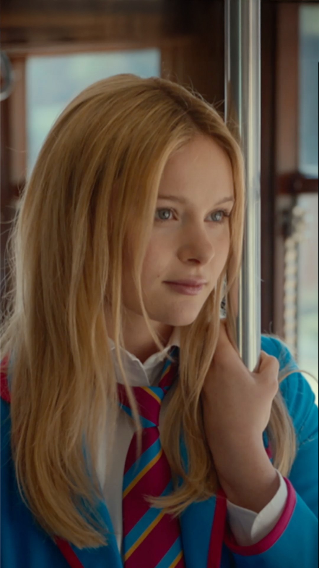 L'annonce qu'on attendait tous 🤩 Lakestone, la série de Sarah Rivens ...
