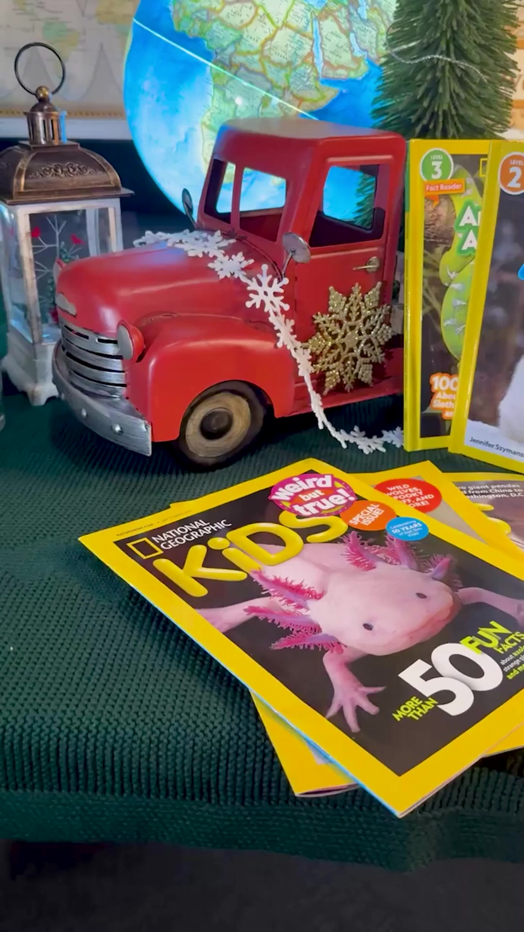 10 Nat Geo Kids magazines + 6 books + FREE drawstring bag