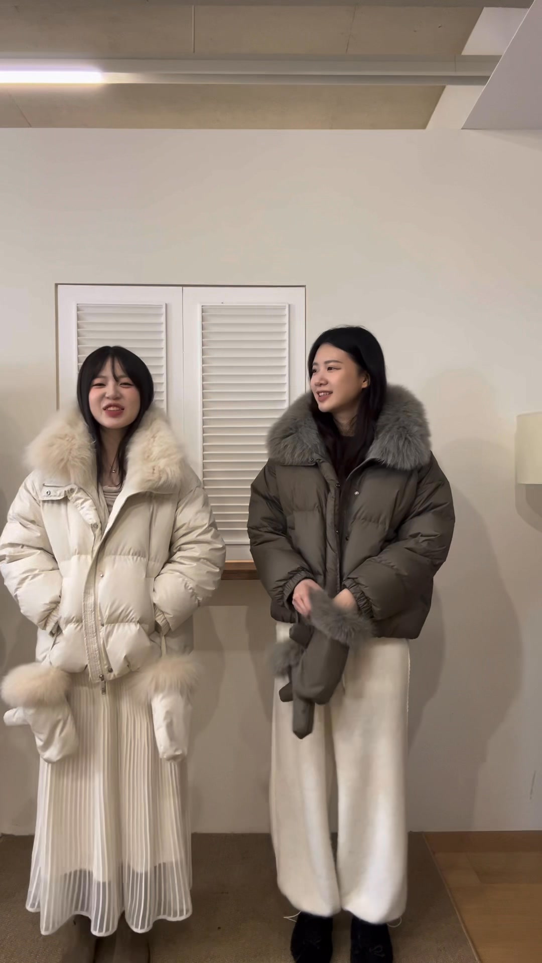 Excuse me 我的兩個招財貓小妹妹都很理解我的緩慢 ️真的被她們兩個笑死😆 | 蕎蕎Chiao Korea | Facebook
