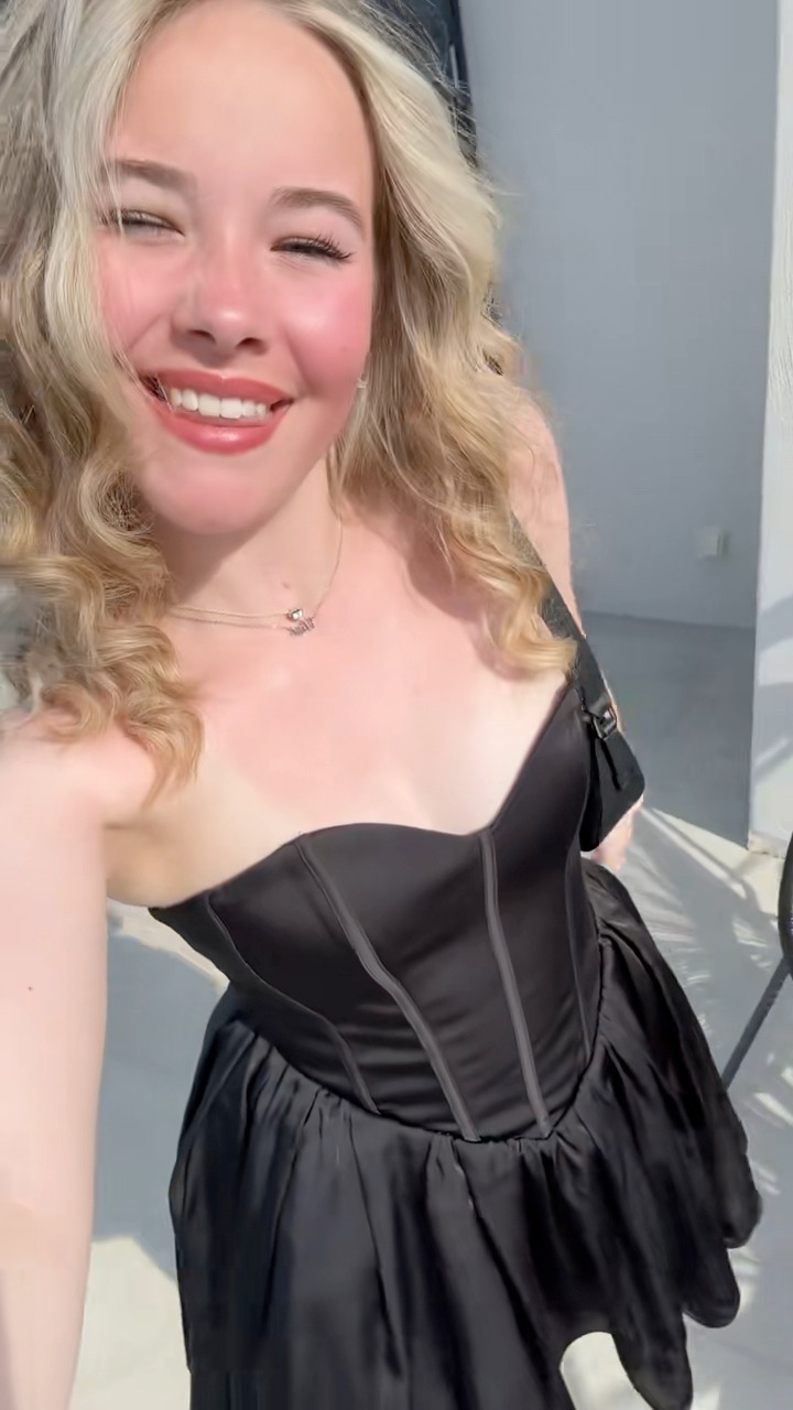 I got in this stunning dress 🖤 #reelsvideo #model #poolside #cute # ...
