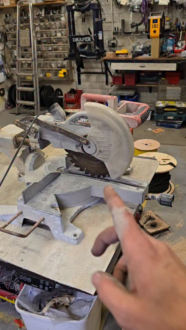 Why even send it in?? #saw #broken #tool #fix | Deandohertygreaser ...