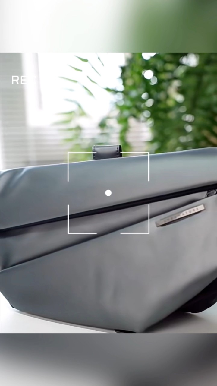 Introducing the R1 Black Label Radiant Urban Sling: Your Stylish