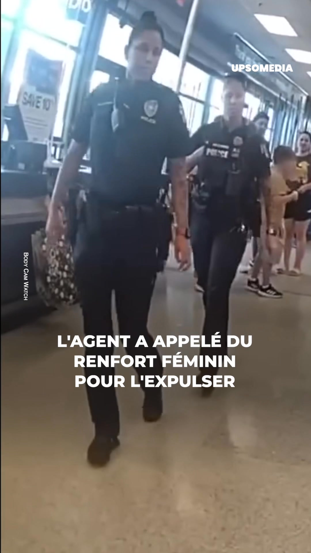 Une jeune femme a refusé de quitter le magasin après s'être vu refuser ...