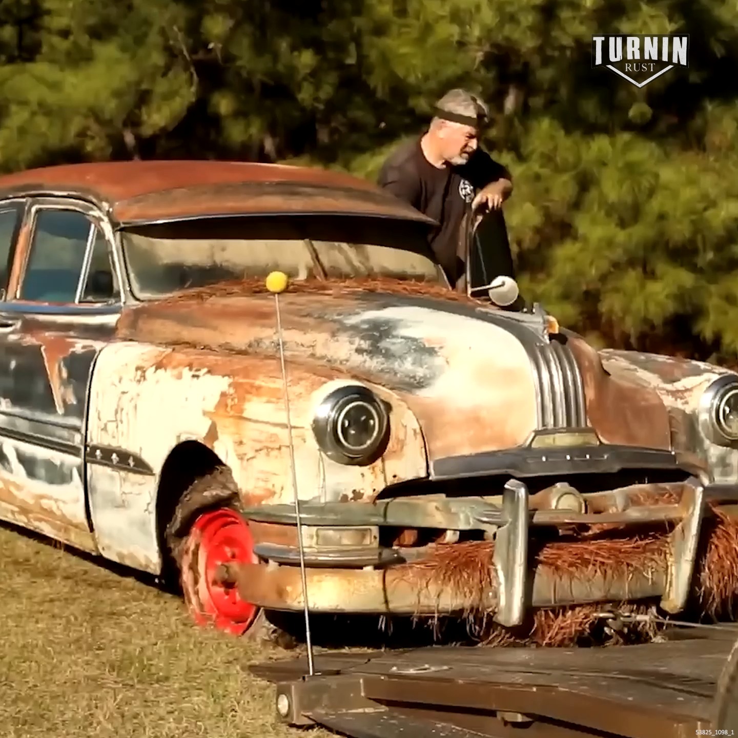 Forgotten 1952 Pontiac Chieftain #revival #restored #satisfying #repair ...