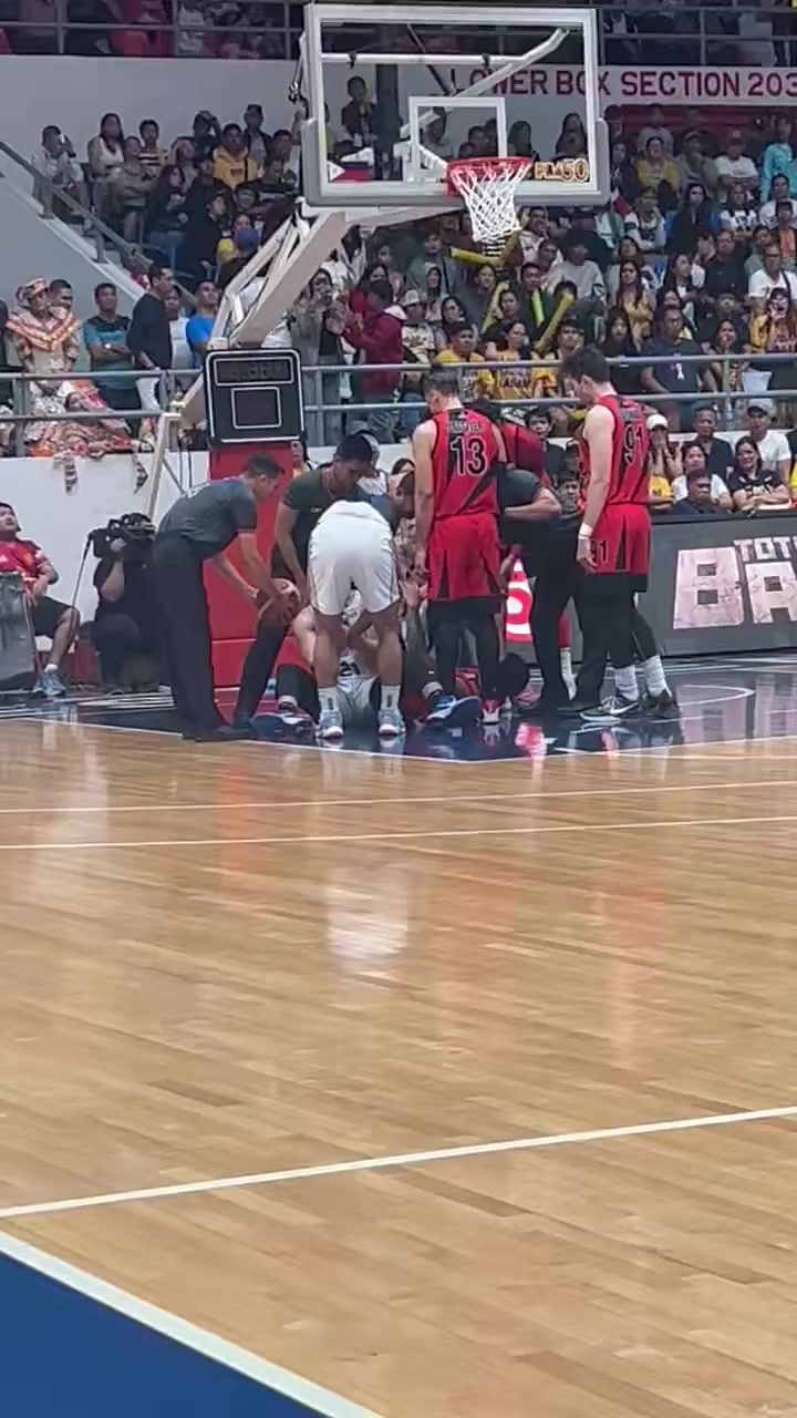 WATCH: Bodies on the floor here as Jericho Cruz, Brandon Ganeulas ...