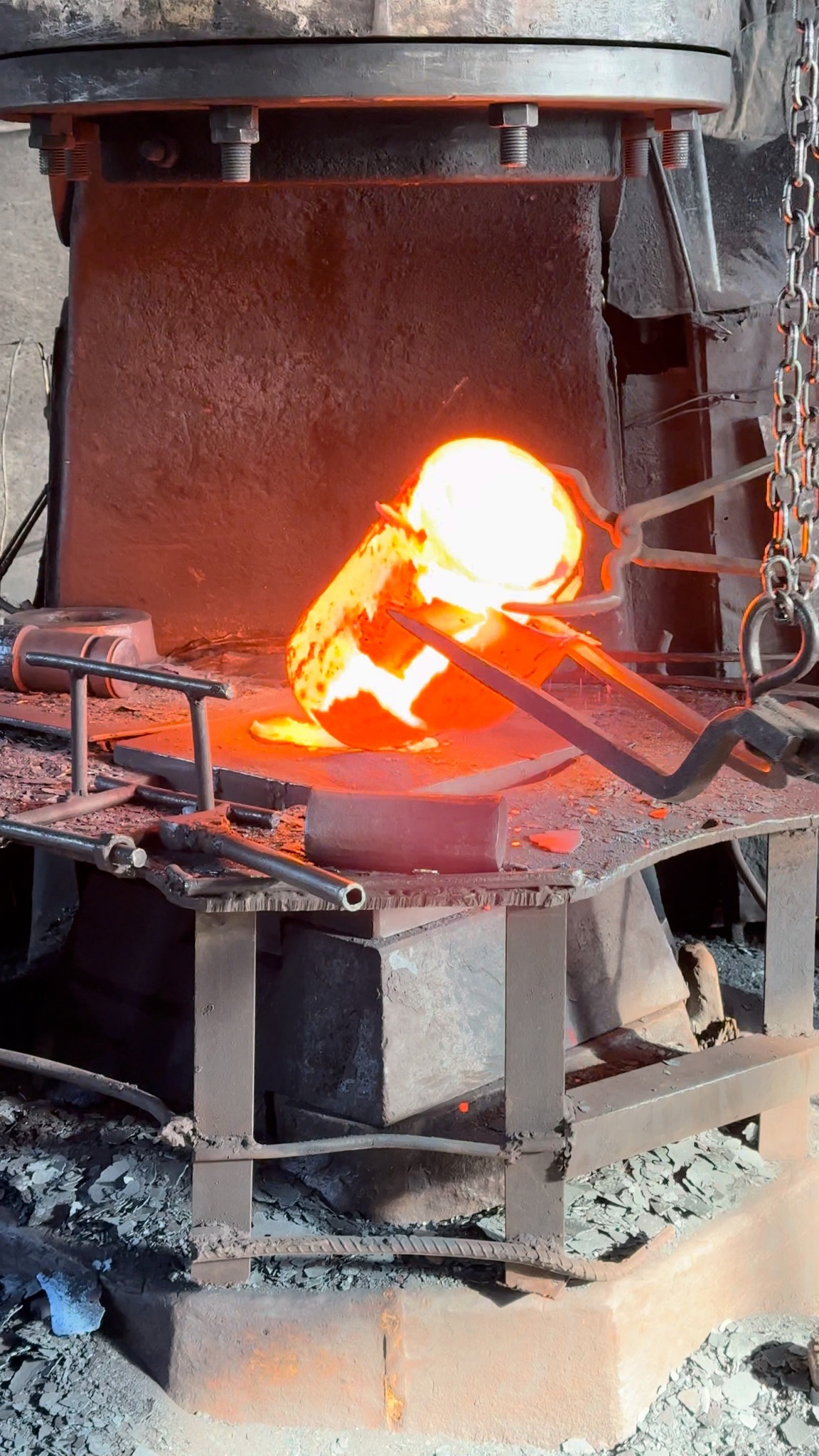 Inside the forging factory Manual Forging process #machine #process # ...