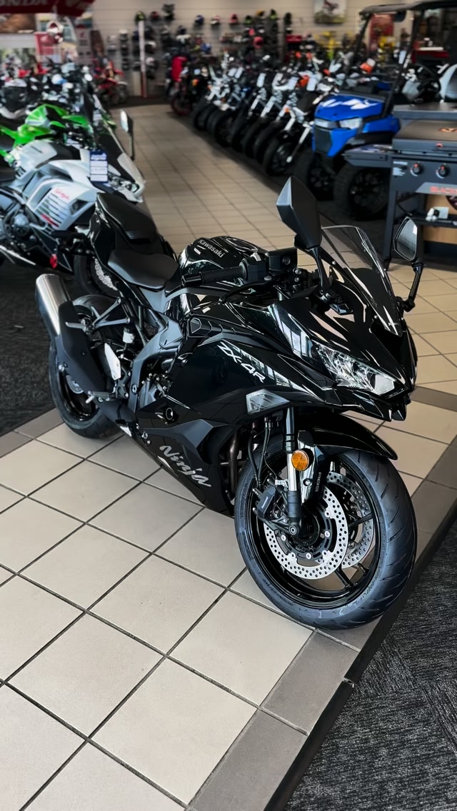 High RPMs. Sharp looks. Endless fun.⚡ The 2026 Kawasaki Ninja ZX