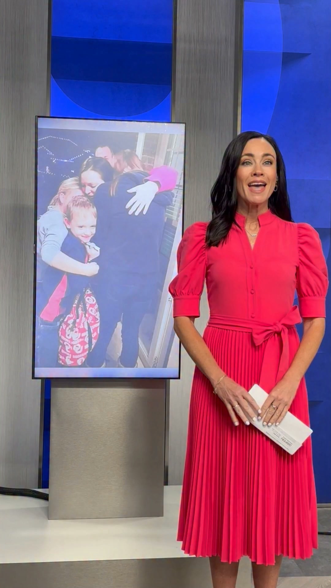 blue black dress husband prison After six years in prison, this mother finally came home to her children., While they were apart, she and her daughter stayed connected through books read together over video. For her daughter, those Color:NOIR