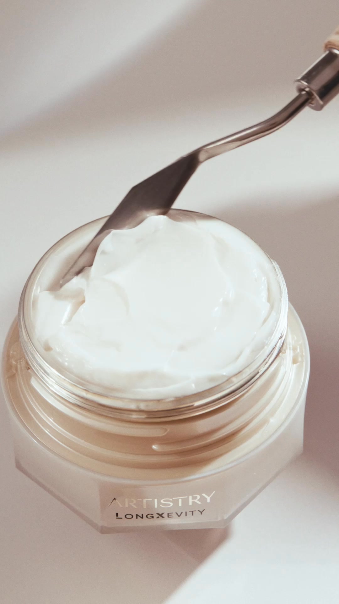 Rich or Soft? 🌙☀️ Choose your LongXevity cream based on your