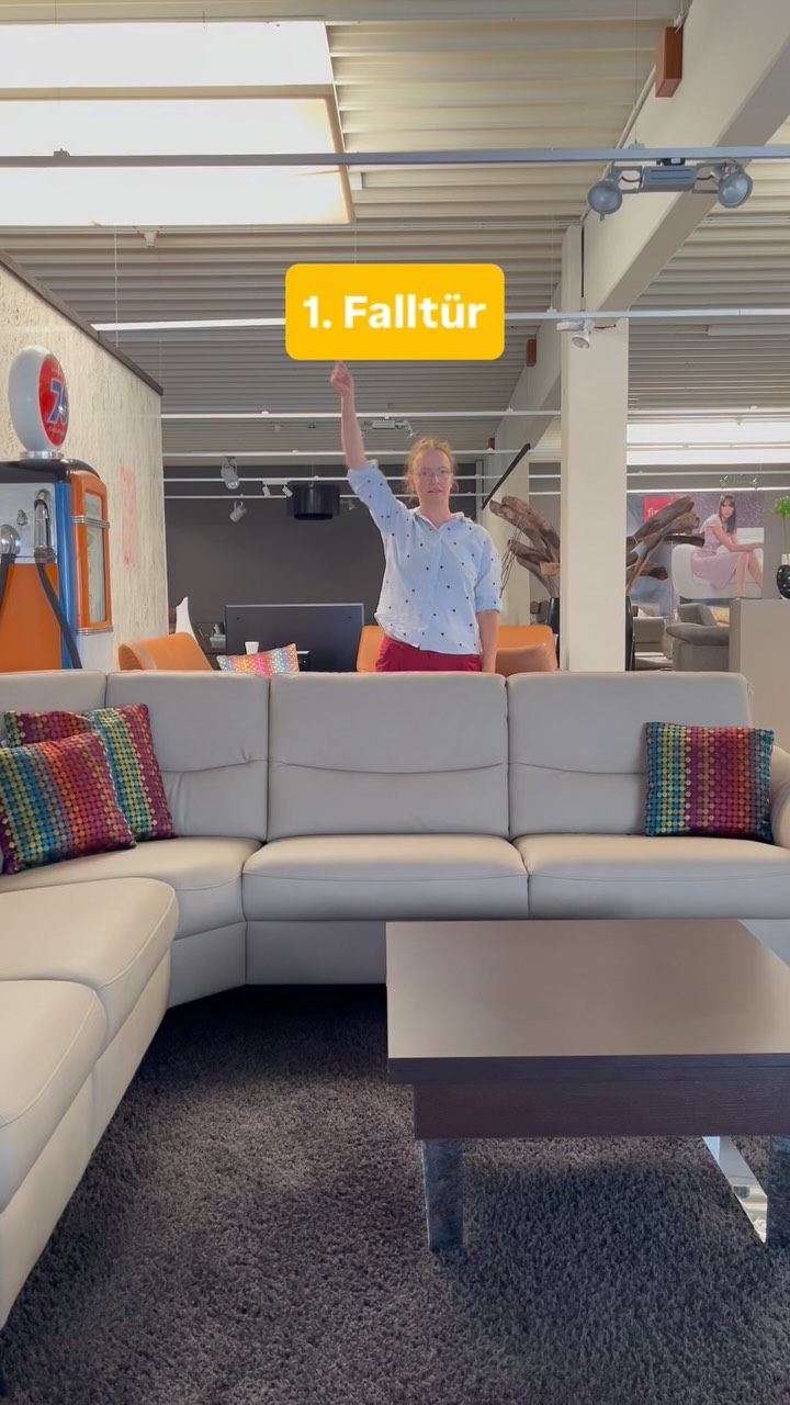 Bei all unseren Sofas, mussten wir diesen Trend einfach mitmachen!, Die Treppe war definitiv unser Endgegner 😂, Niemand hat sich ernsthaft verletzt😅, #polsterhaus #möbelhaus #krefeld