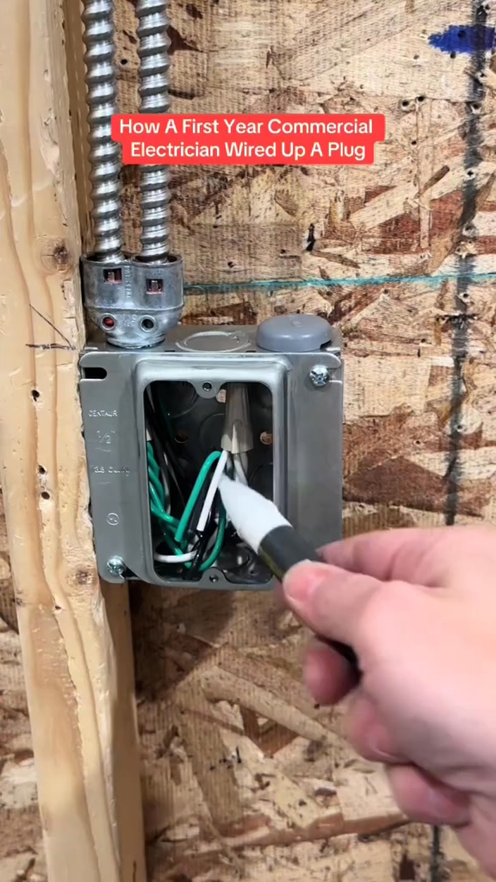 ️1st Yr Electrical Apprentice Wiring Up A Plug#whackhack #wkhk # ...