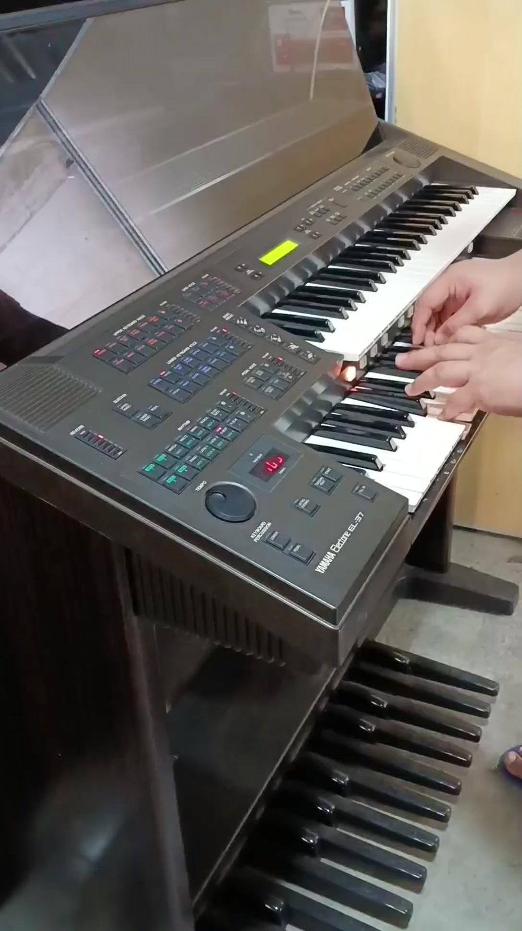 Yamaha Electone EL-37 Iba talaga ang Yamaha 😉 Sobrang ganda