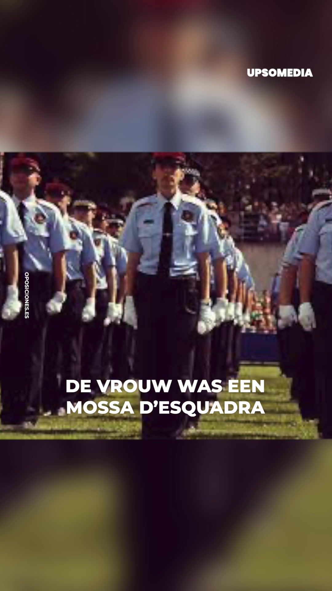 Een man strompelde naast het treinspoor toen hij plotseling volledig de ...