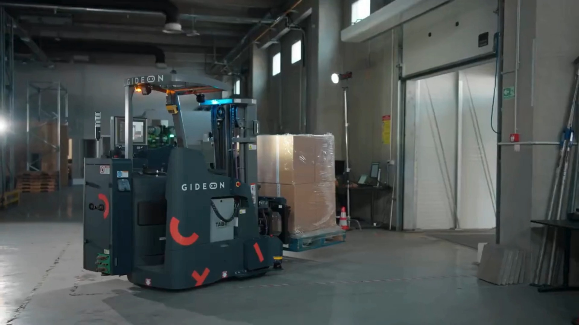 TREY: Autonomous Trailer Loading Gideon develops autonomous material ...