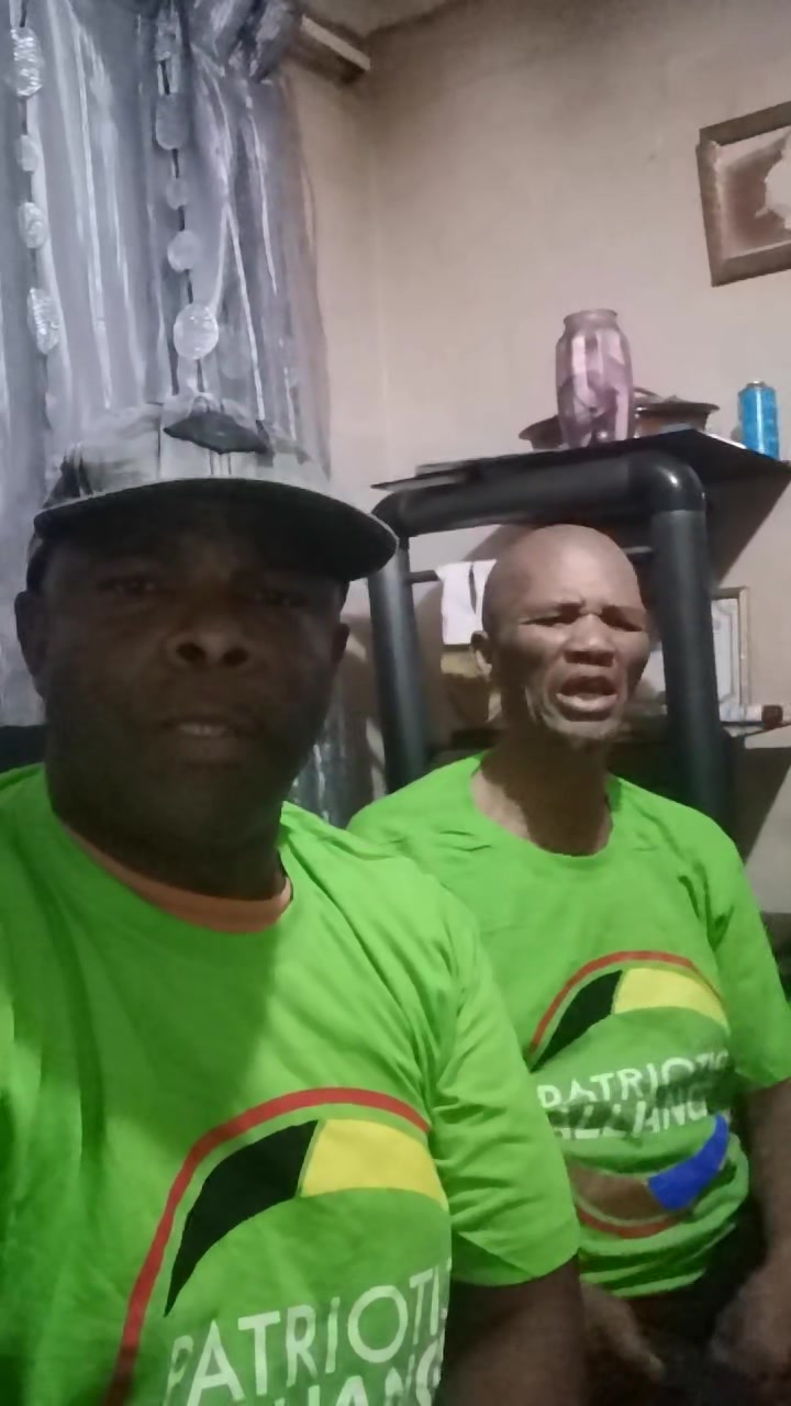 Good morning it's officiall Oom Pitte have left the ANC to joint the PA ...