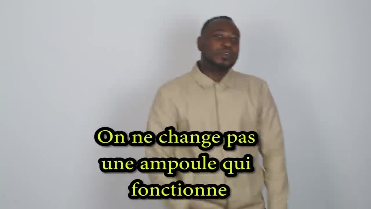 On Ne Change Pas Une Ampoule Qui Fonctionne Paroles