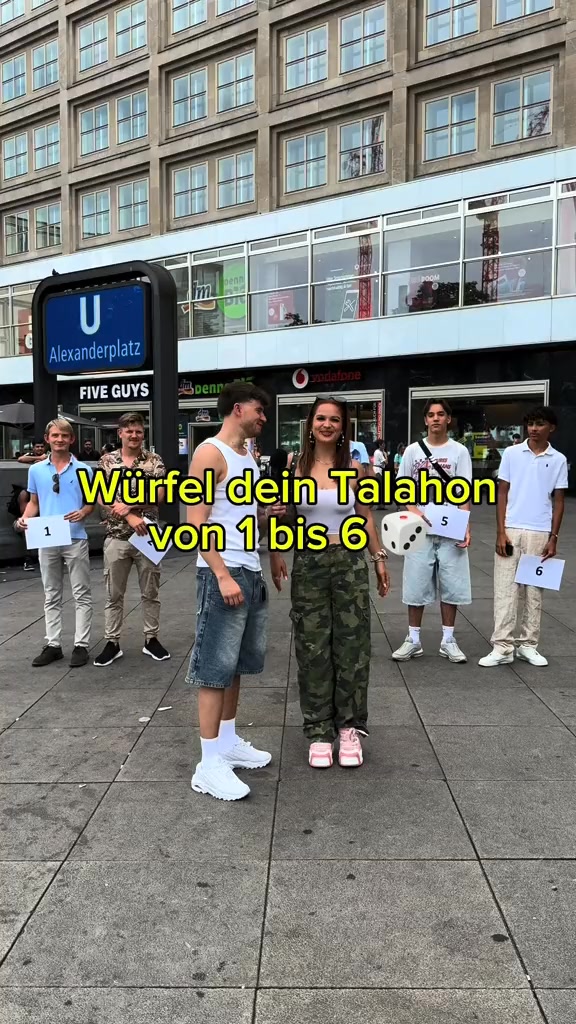 Würfel dein Talahon 🎲 10€ oder Date? 😂 @aditi joy rose #straßenumfrage ...