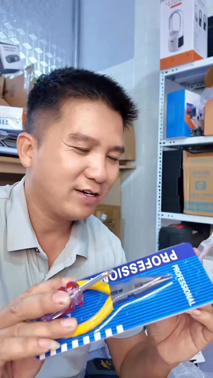 Bộ vít vá lốp khẩn cấp này e có bán lẻ nha các bác👉Giá 75k + phí ship ...