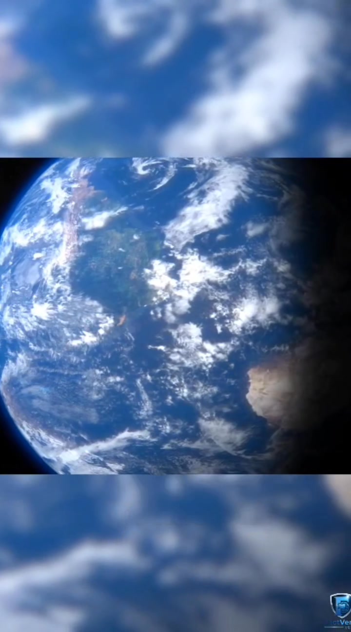 Earth Is Not Blue 🌍 Earth looks blue from space… but that’s just an ...