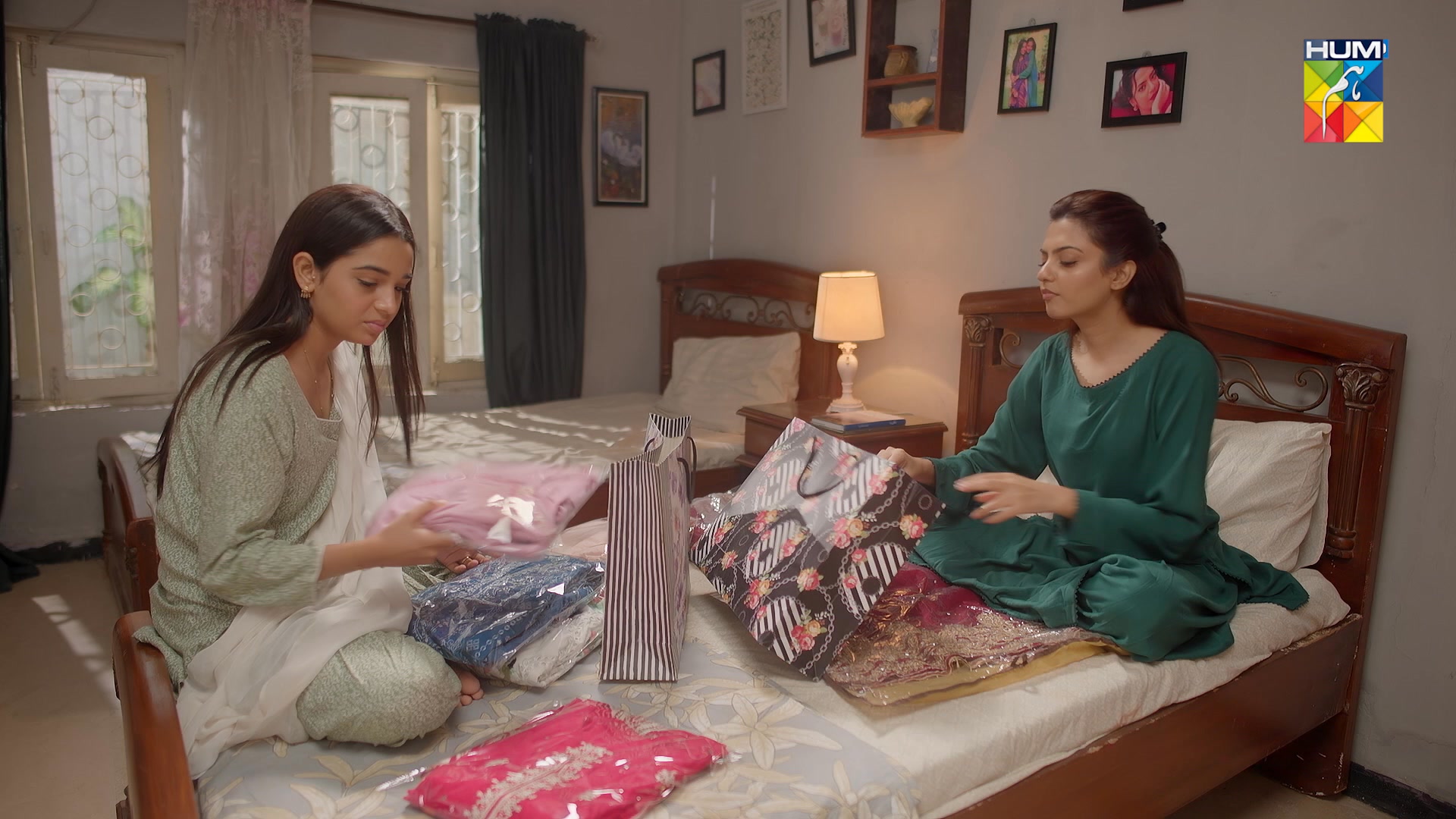 Daniya, Main Hawaaon Mein Urhh Rahe The! Continue Watching Drama Serial ...