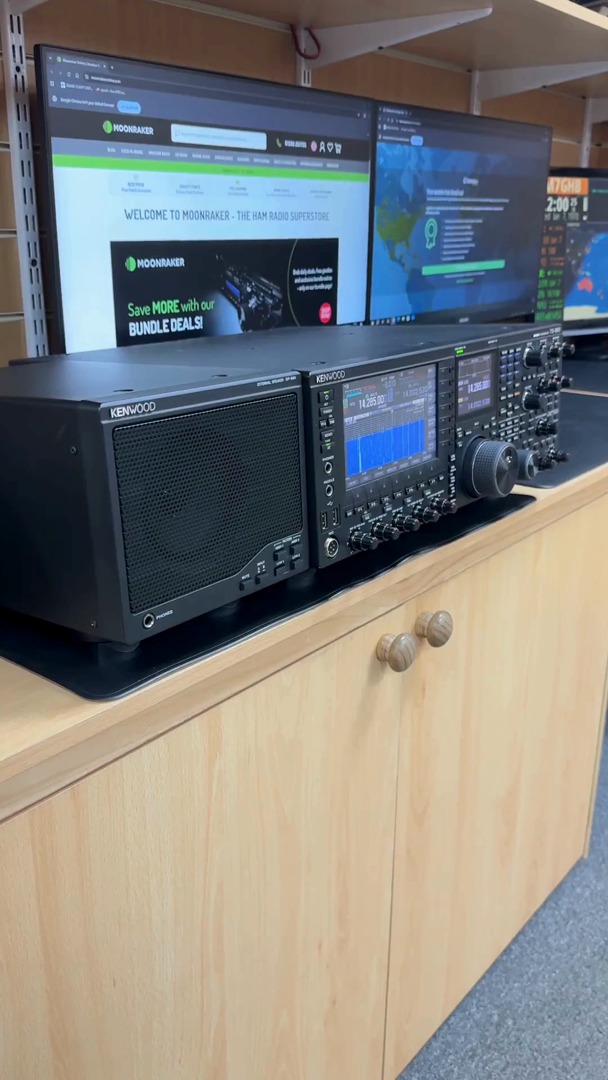 Kenwood TS-480HX HF transceiver delivers 200 watts output