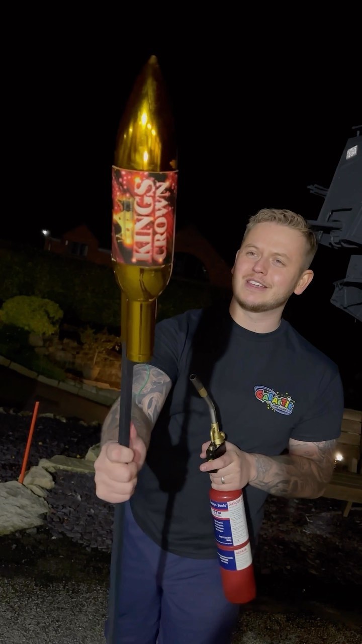 THE UK’S BIGGEST ROCKET? 🚀💥 These Kings Crowns are incredible, so much ...