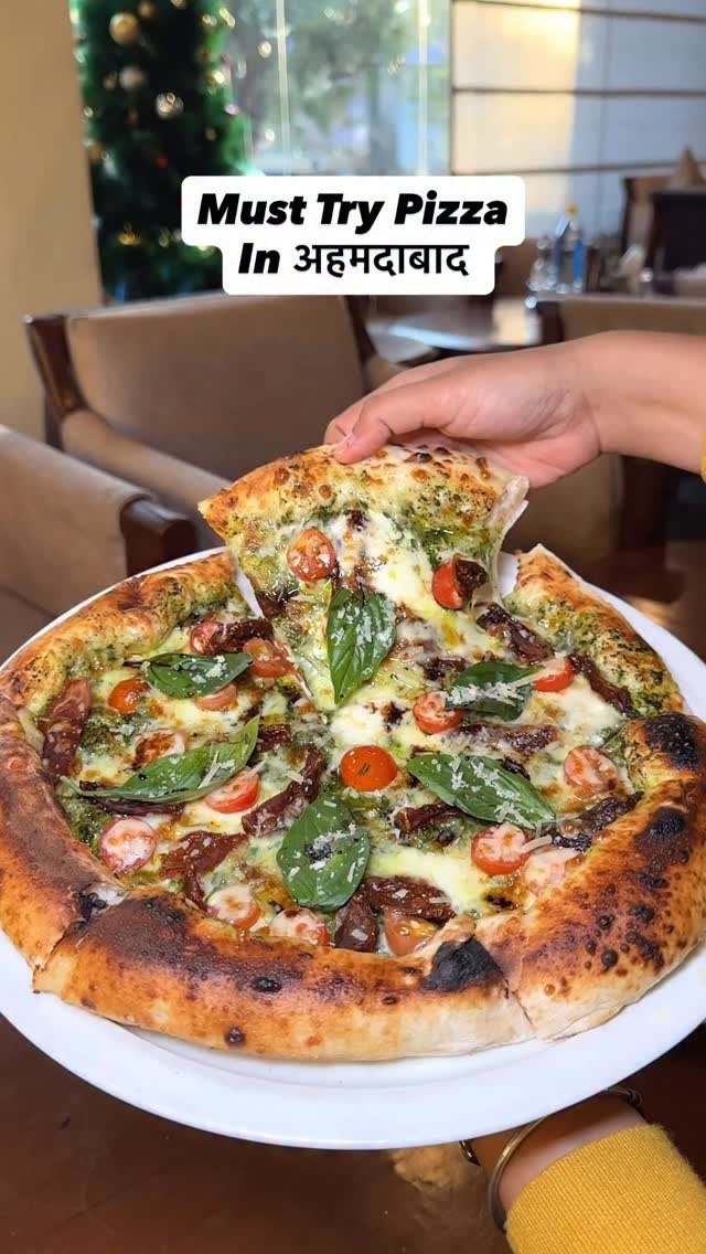 Best place to have Neapolitan pizza & pasta in Ahmedabad 🇮🇹🍕 If you ...