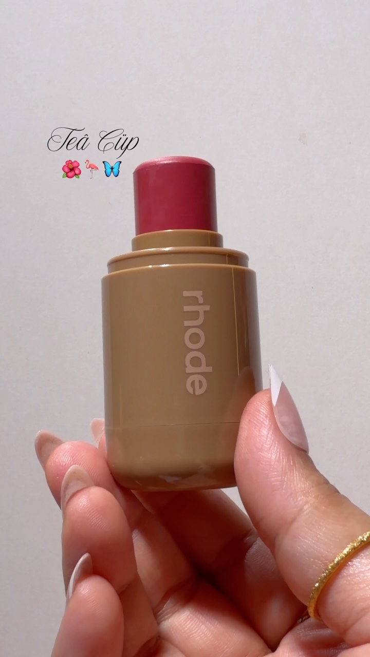 rhode Pocket Blush 🌺🦋🦩 Shade: Teacup The soft neutral pink I've