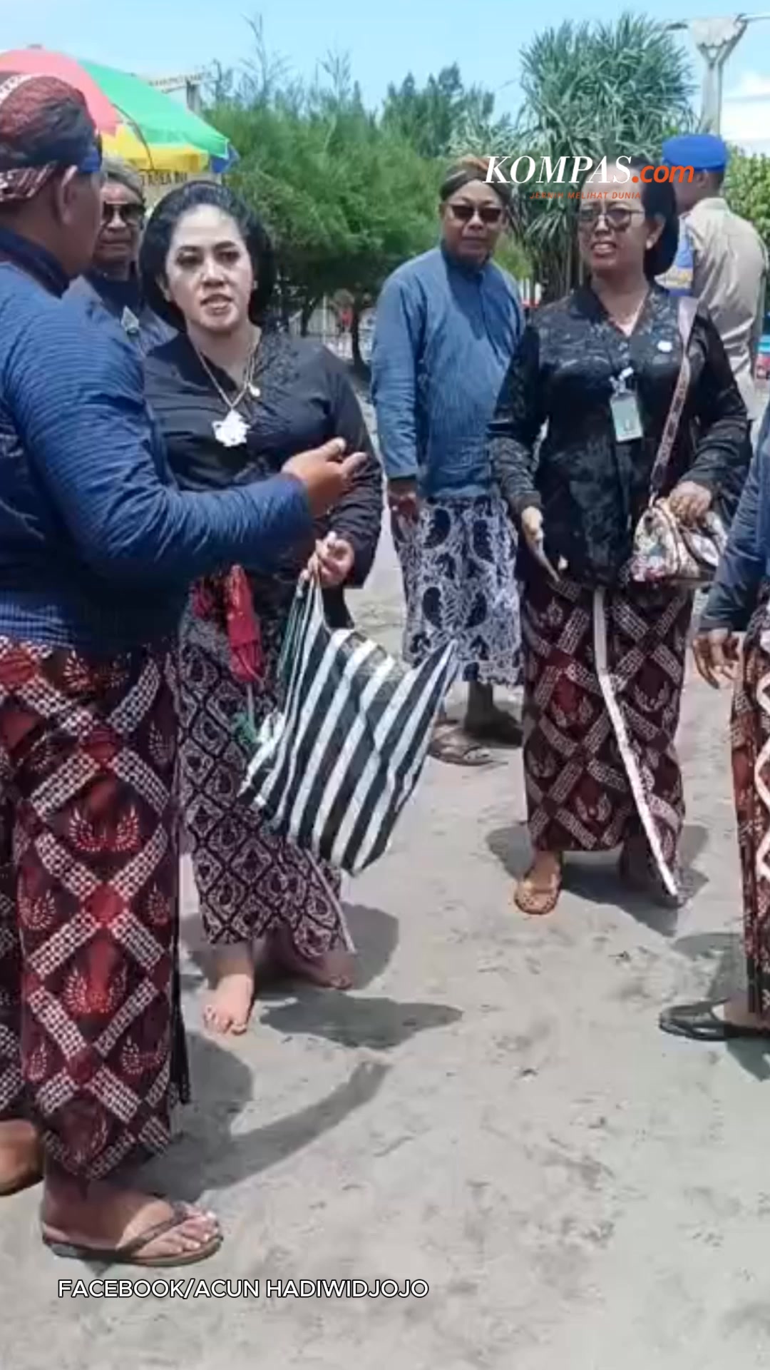 Viral, video pawang hujan, Mbak Rara, diduga diusir abdi dalem dari ...
