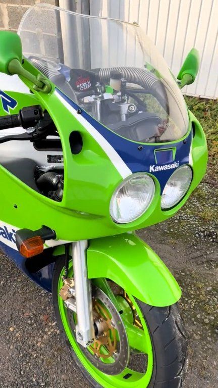 スワンキーズ　COMPILATION BEST OF LIFESTYLE The Kawasaki Ninja ZXR750 is one of the most iconic superbikes
