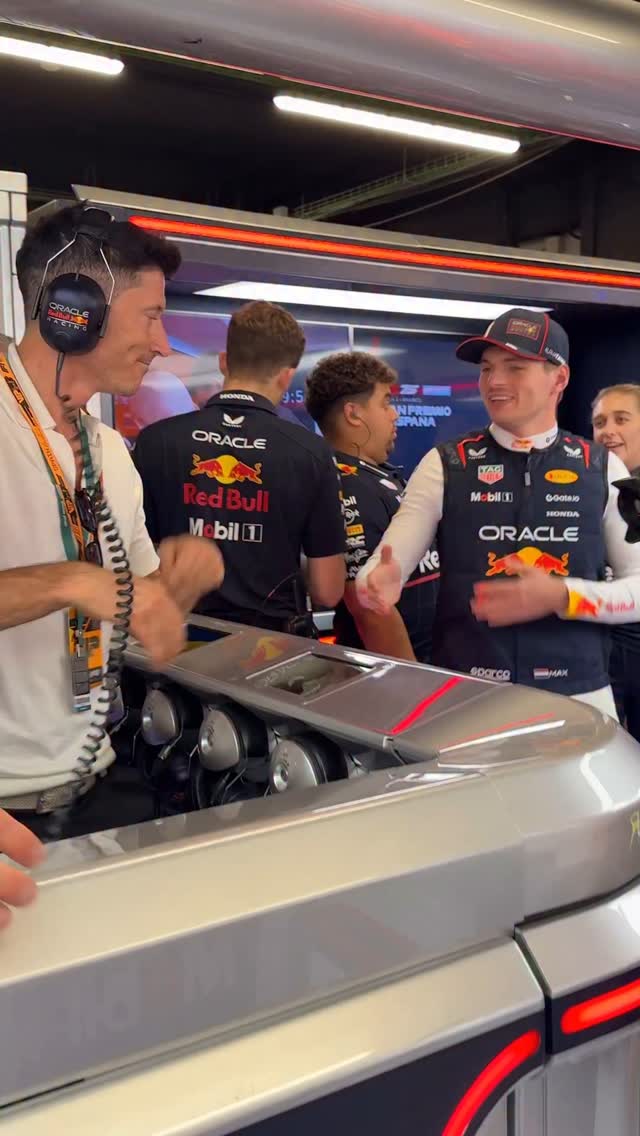 A record-breaking garage chat 🏆⚽️ #F1 #RedBullRacing #SpanishGP ...