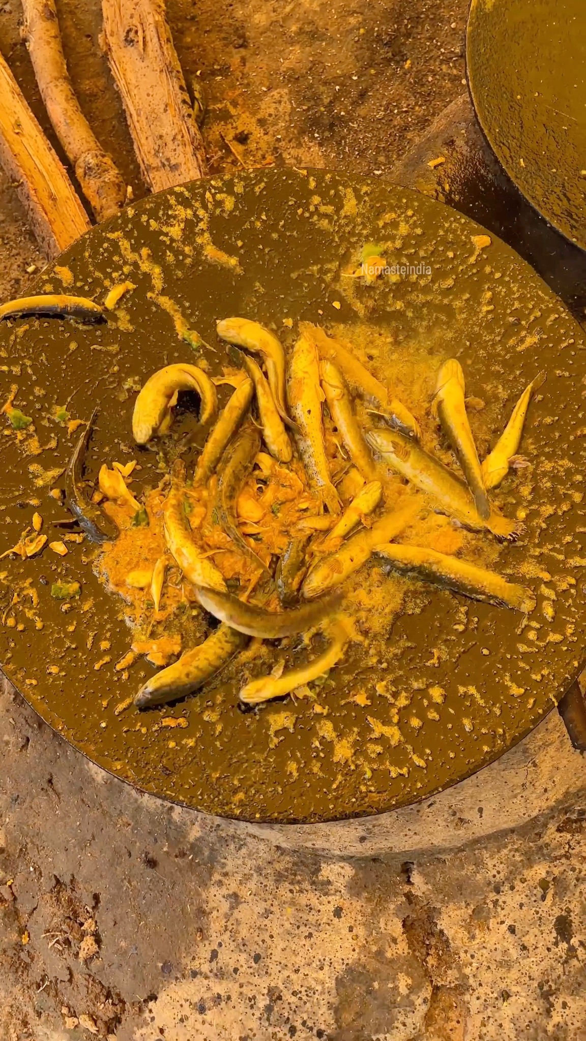 Garai Live Fish Fry In Ranchi Baazar | Exotic Tribal Indian Food # ...