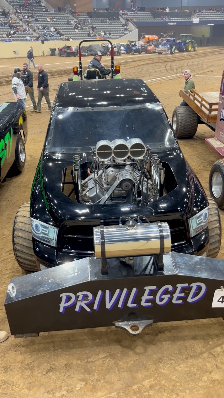 Firing up the “Privileged” Super Modified 4WD Truck and rolling onto ...