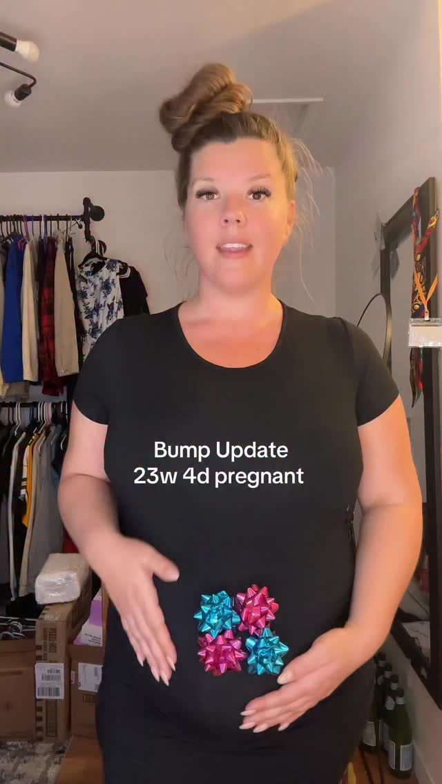 Last pregnancy bump update before we present to you peanuts gender!! We ...