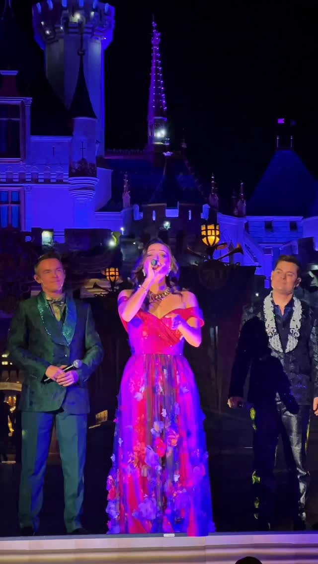 ☀️ I can confirm this was my highlight of the nite ☀️ #disney # ...