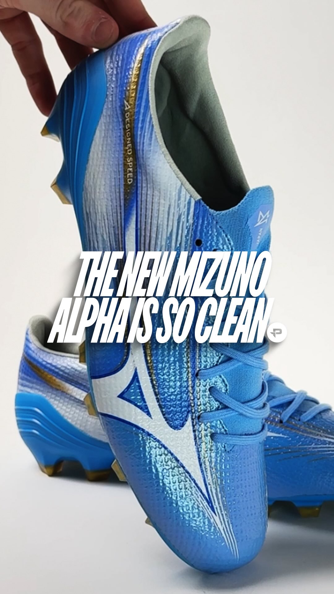 This colorway is something else 😍 Mizuno Alpha III Made in Japan