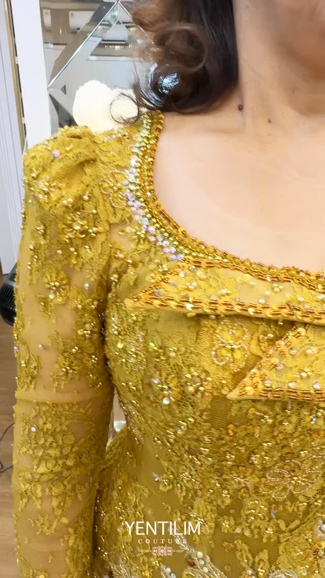 Kebaya Party Kk Cantik @rosanapitupulu_ 😍 Kebaya brokat emas dengan ...