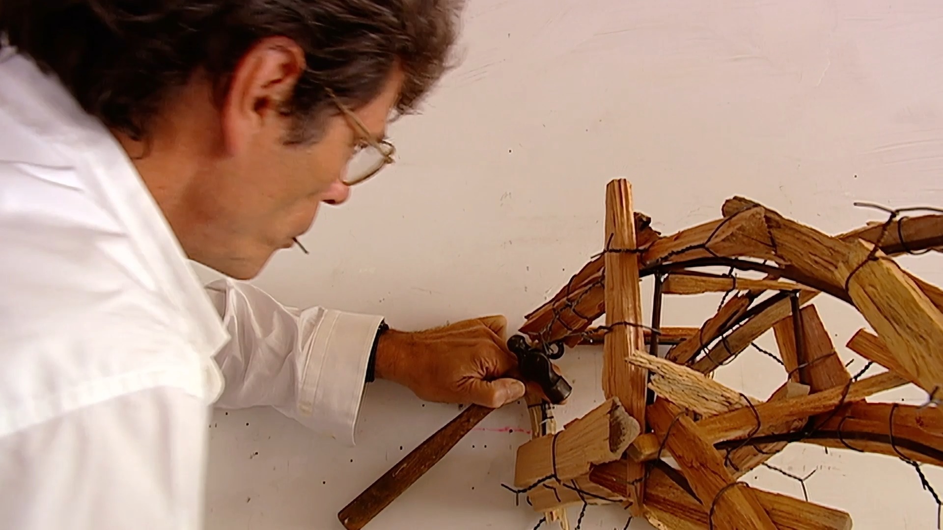 CLIP | Richard Tuttle finds the essential clue | Art21